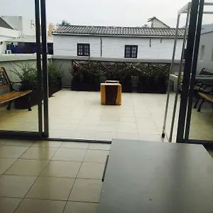Dd & Backpacker Hostel *