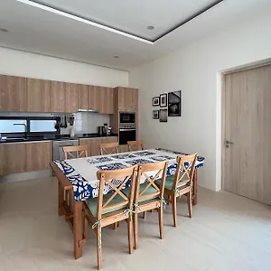 Joy 2br Private Pool Vakantiehuis