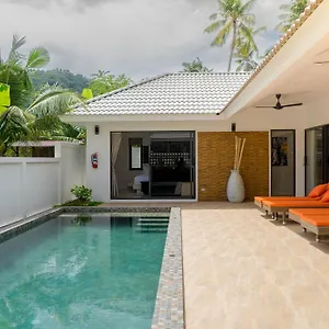 Villa Maceo *
