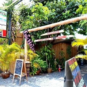 Hotel Tropical Footprints 2*