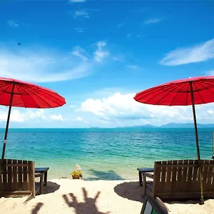 Resort By 2*